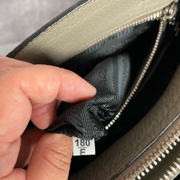 PRADA Vitello Daino Tote Argilla (Clay Grey) - Picture 15 of 16